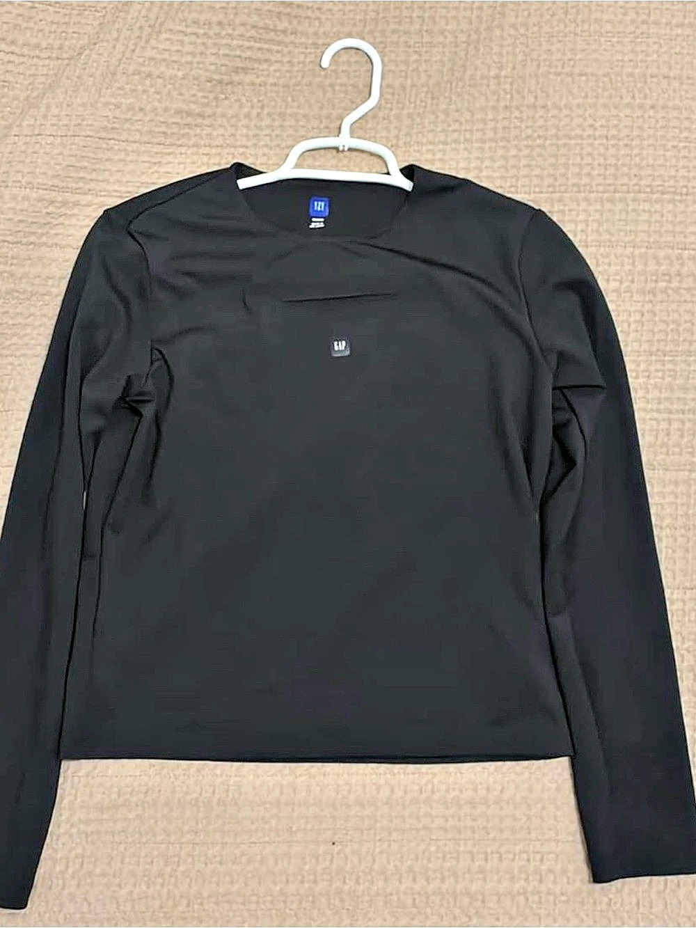 YEEZY/Gap Long Sleeve Tee in Black Size Medium Like New